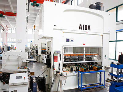 AIDA Bearbeitungsmaschine für Motoren